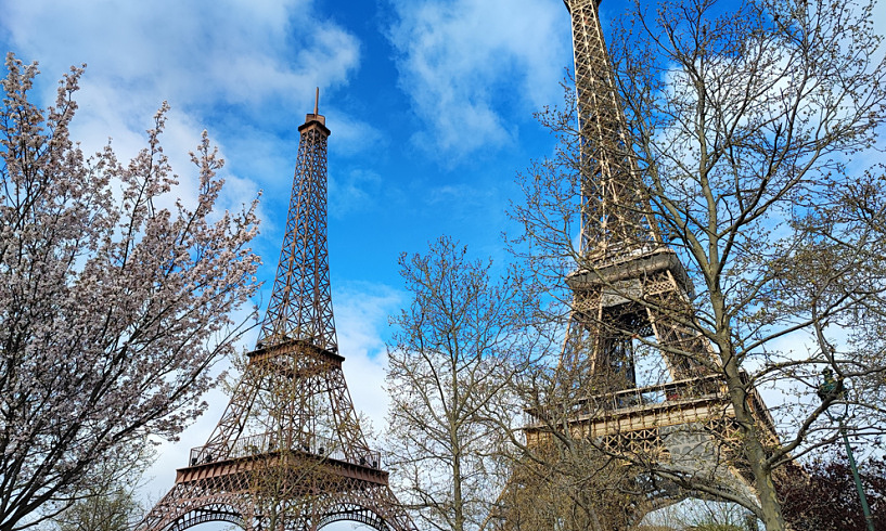 Hai tháp Eiffel cùng xuất hiện ở Paris